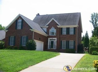 1121 Holly Ridge Dr, Matthews, NC 28105