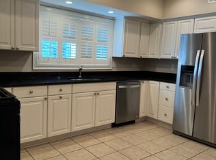 28 1/2 Pitt St APT B, Charleston, SC 29401
