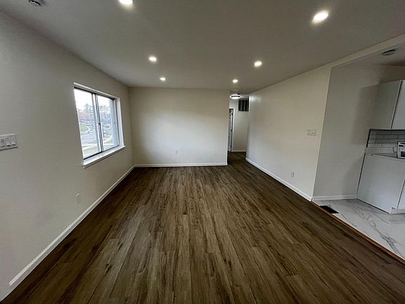 3rd image of 4105 Norcross St