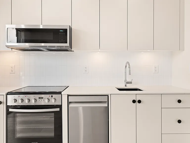 45511 Campus Dr — Photo 14