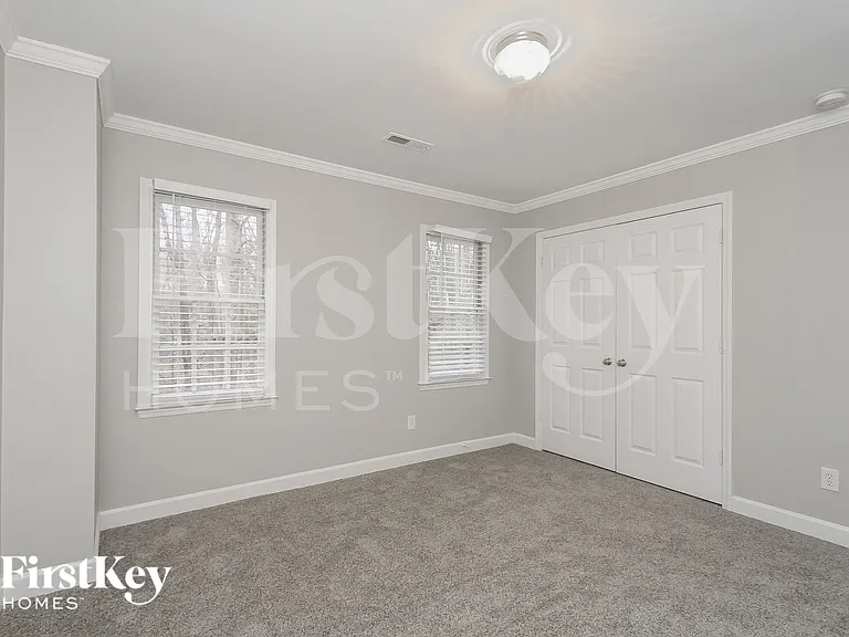 6866 Greenbrook Dr — Photo 12