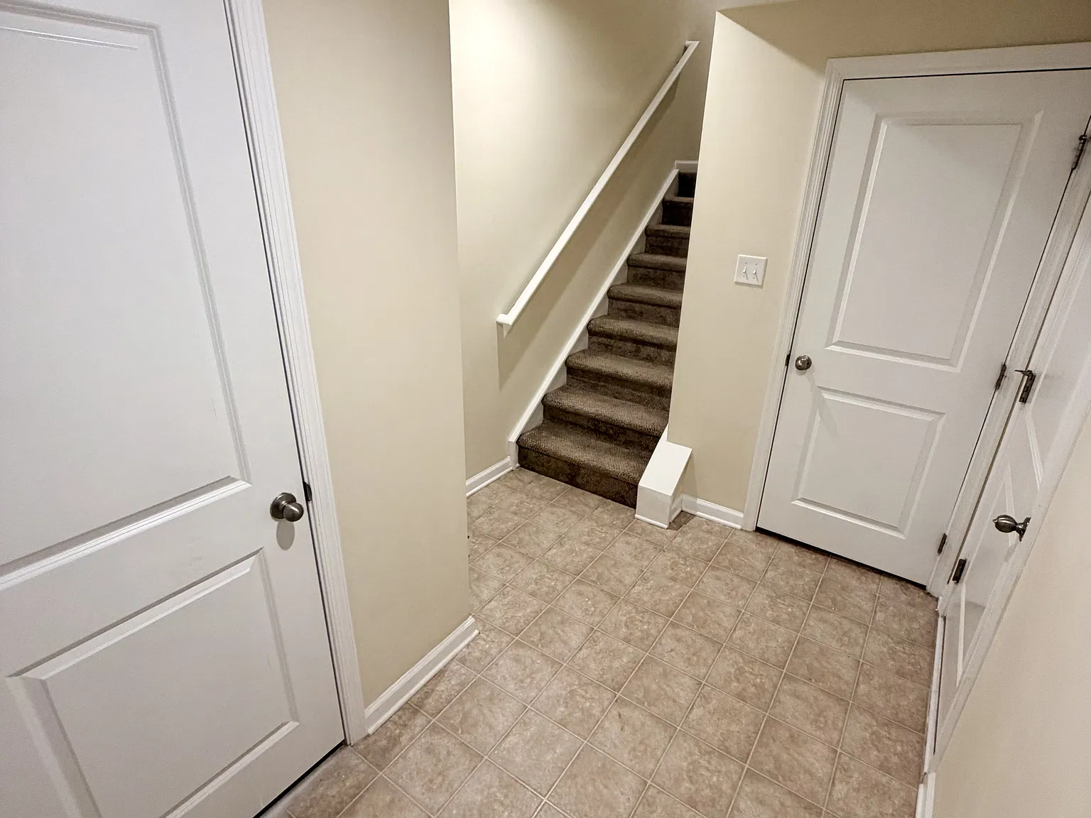 3 bed, 2.5 bath, 1310 sqft, $2,450 — Photo 2