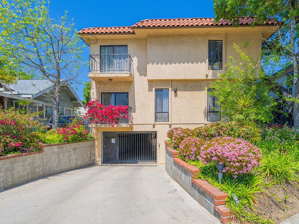 1st image of 1246 E Lexington Dr #6