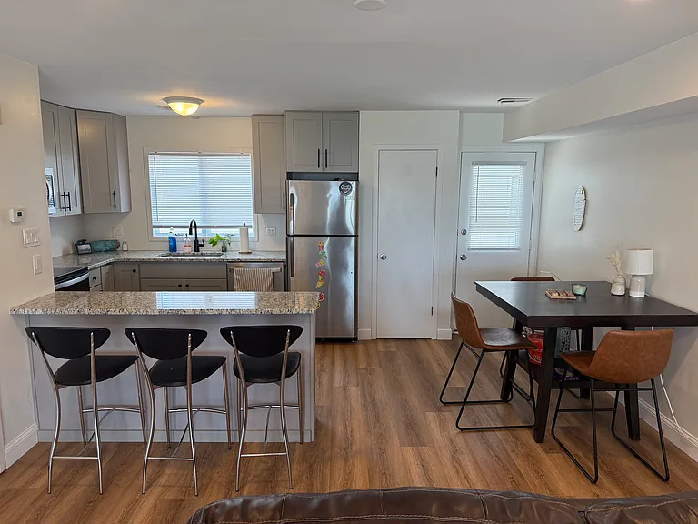 4000 Bayshore Ave #B — Photo 3