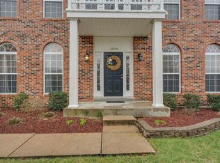 16434 Prestwick Place Ln, Ballwin, MO 63011