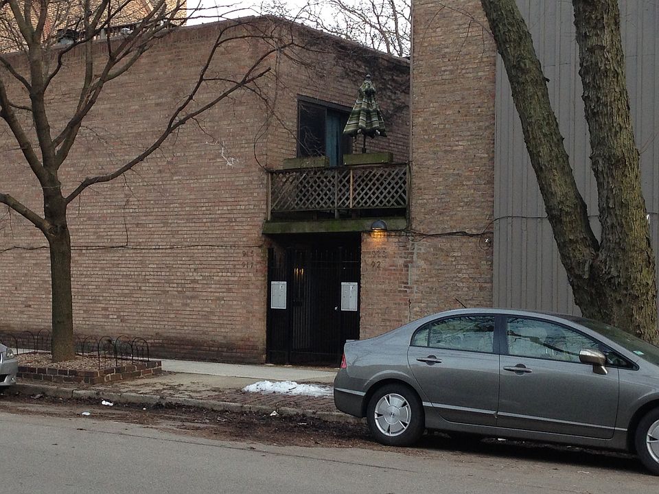 1st image of 917 W Dickens Ave
