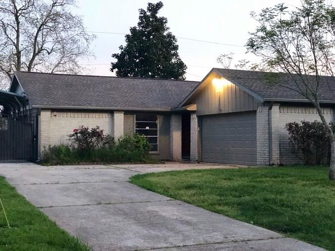 1st image of 2907 Ocean Way