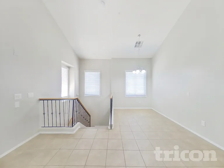 1353 S Sabino Dr — Photo 3