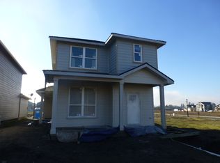 1155 N Haskell St, Central Point, OR 97502