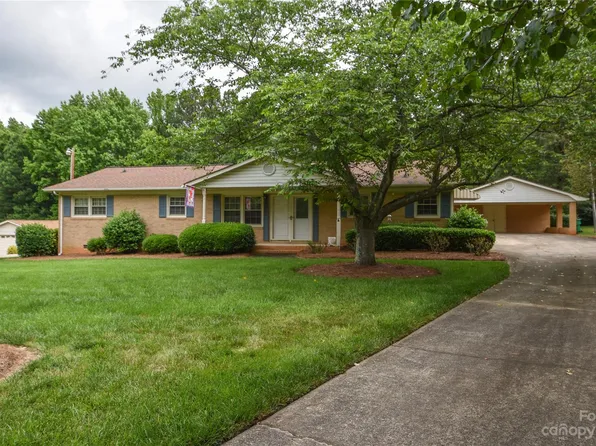 4317 Whispering Oaks Dr, Charlotte, NC 28213