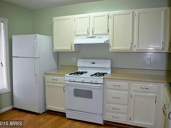3rd image of 892 Windbrooke Dr #892