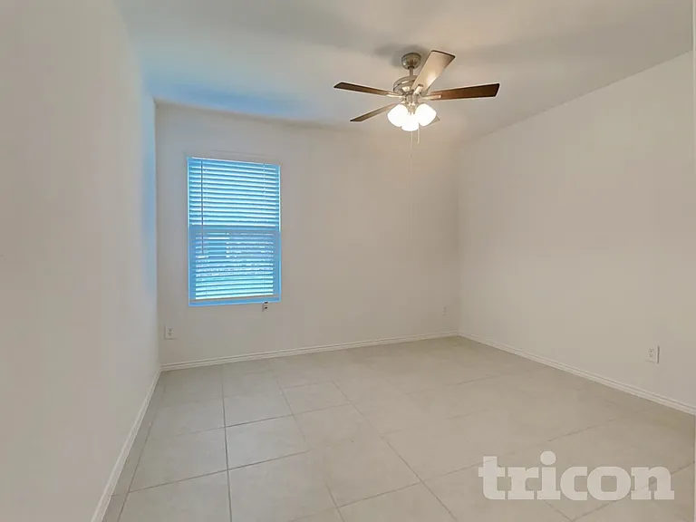 700 Odlozil Ln — Photo 15