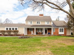 26161 Shaker Blvd, Beachwood, OH 44122