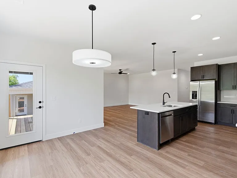 4423 S Reed Ave — Photo 33