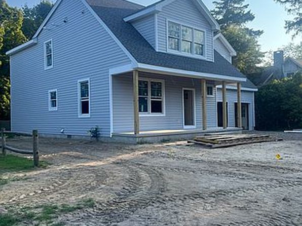 635 E Bay Ave