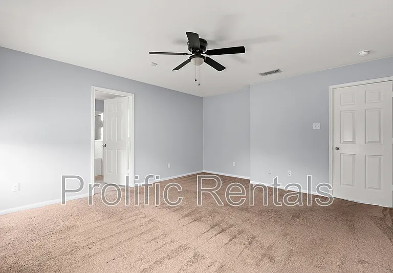 3308 Catalina Dr — Photo 15