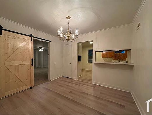 5th image of 817 Anthony St