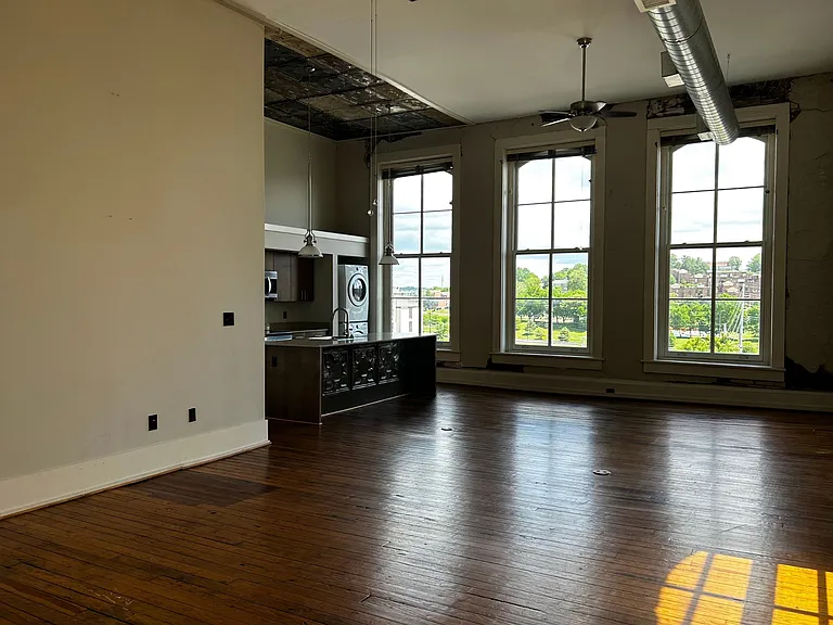 430 S Gay St #303 — Photo 2