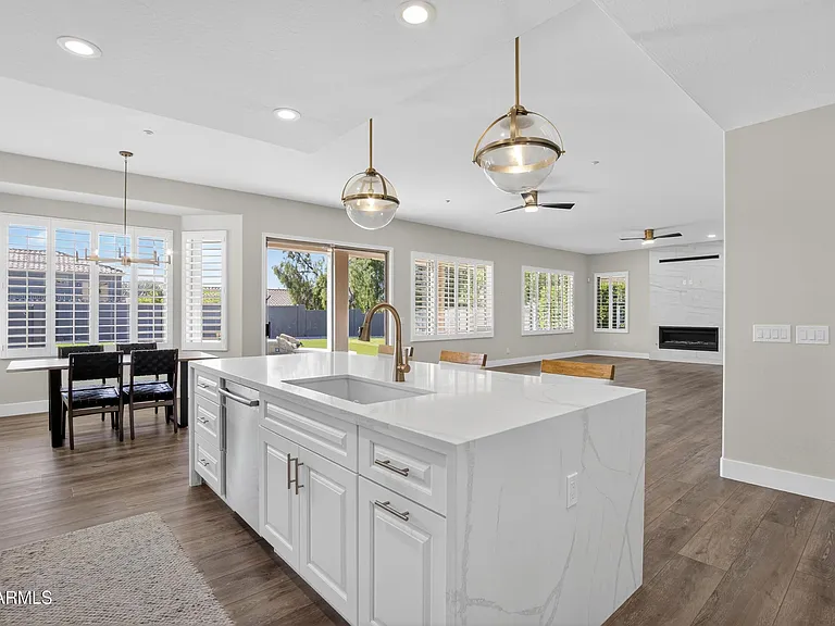 10587 E Sheena Dr — Photo 37