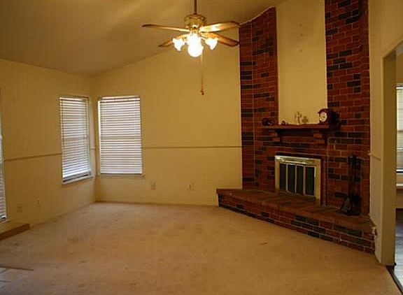3rd image of 9417 Grant Dr