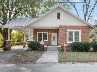 318 Dixon St, Mullins, SC 29574