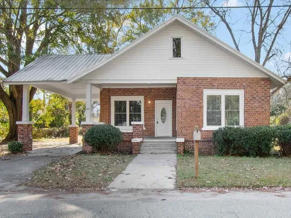 318 Dixon St, Mullins, SC 29574