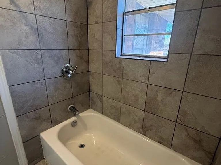 3024 Hillside Dr — Photo 15