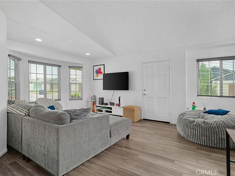 15957 Randall Ave — Photo 5