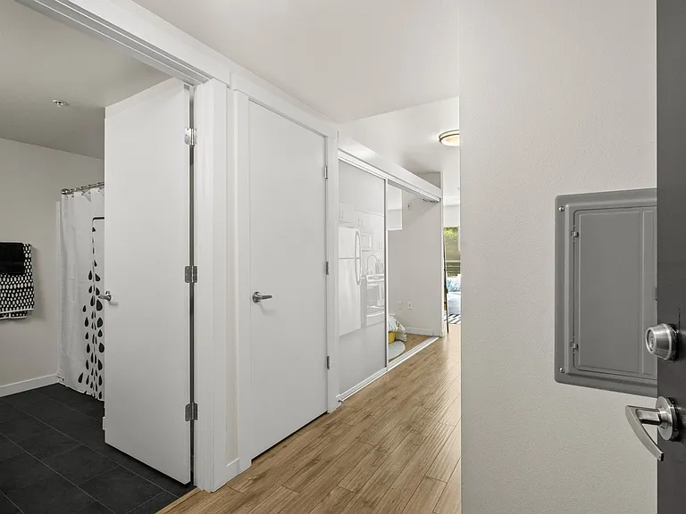 Contour Apartments — Photo 161