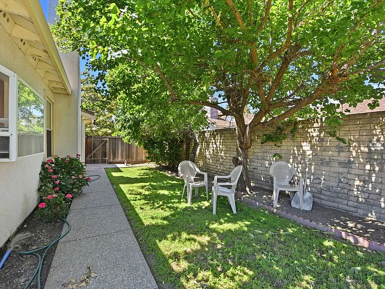 3808 Alder Ave — Photo 40