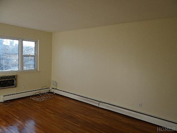 4th image of 1051 Mace Ave