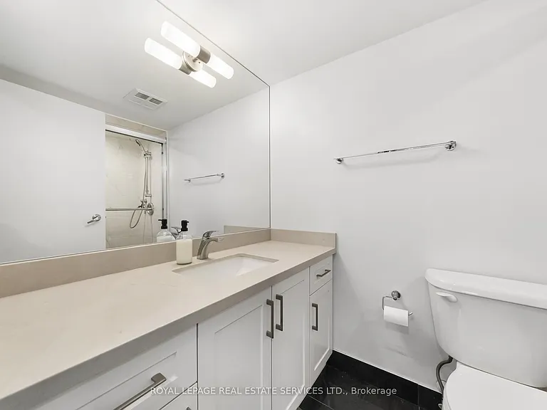 5785 Yonge St #601 — Photo 11