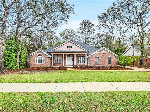 2nd image of 6733 Spicewood Ln