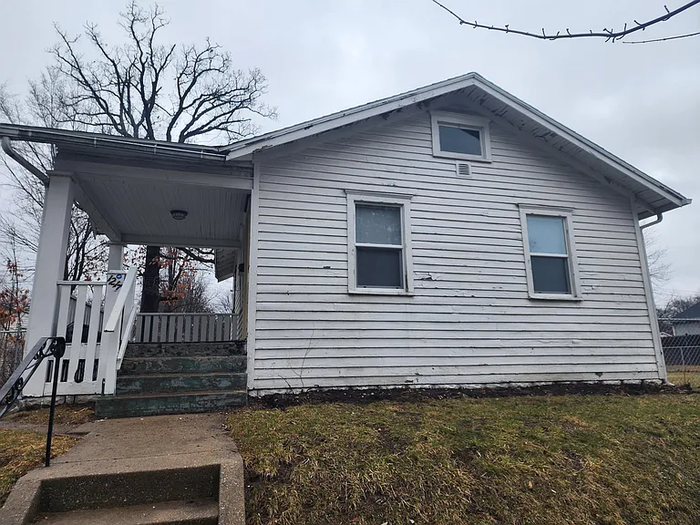 1217 Sorin St — Photo 1