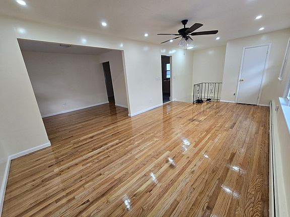 Living Room
Small Closet to the back right.