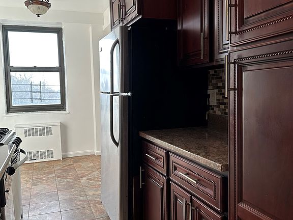 5th image of 3103 Fairfield Ave APT 9B