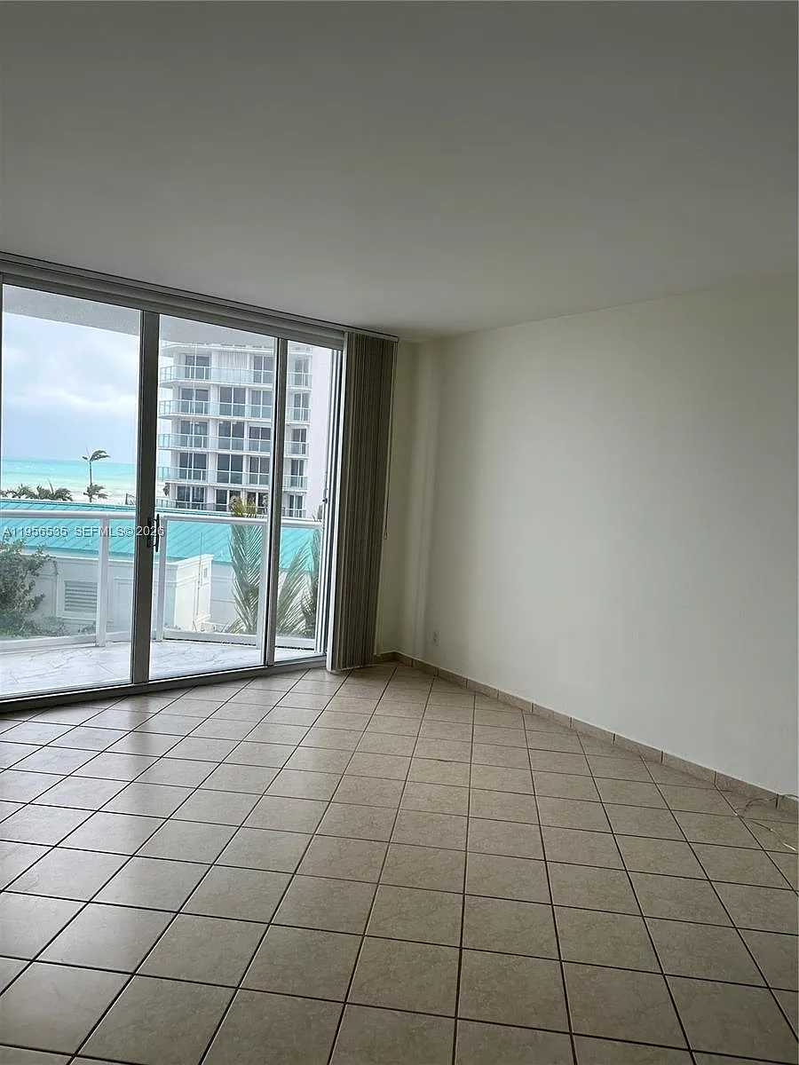Building Photo - 16485 Collins Ave #632