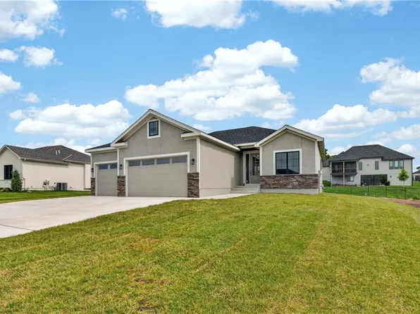 2605 NE Crestview St, Blue Springs, MO 64029