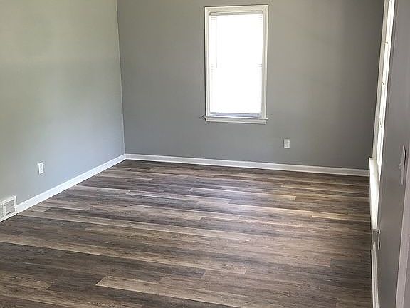 5th image of 455 E 328th St