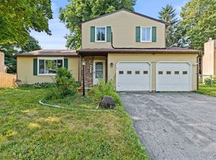 8341 Zenith Dr, Baldwinsville, NY 13027