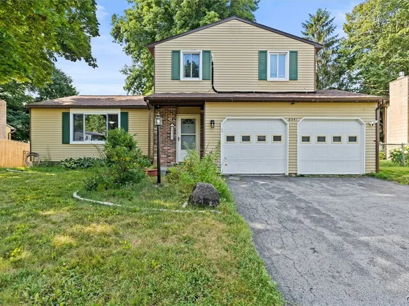 8341 Zenith Dr, Baldwinsville, NY 13027