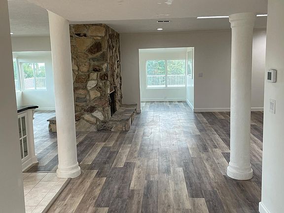 2348 Colt Rd entrance