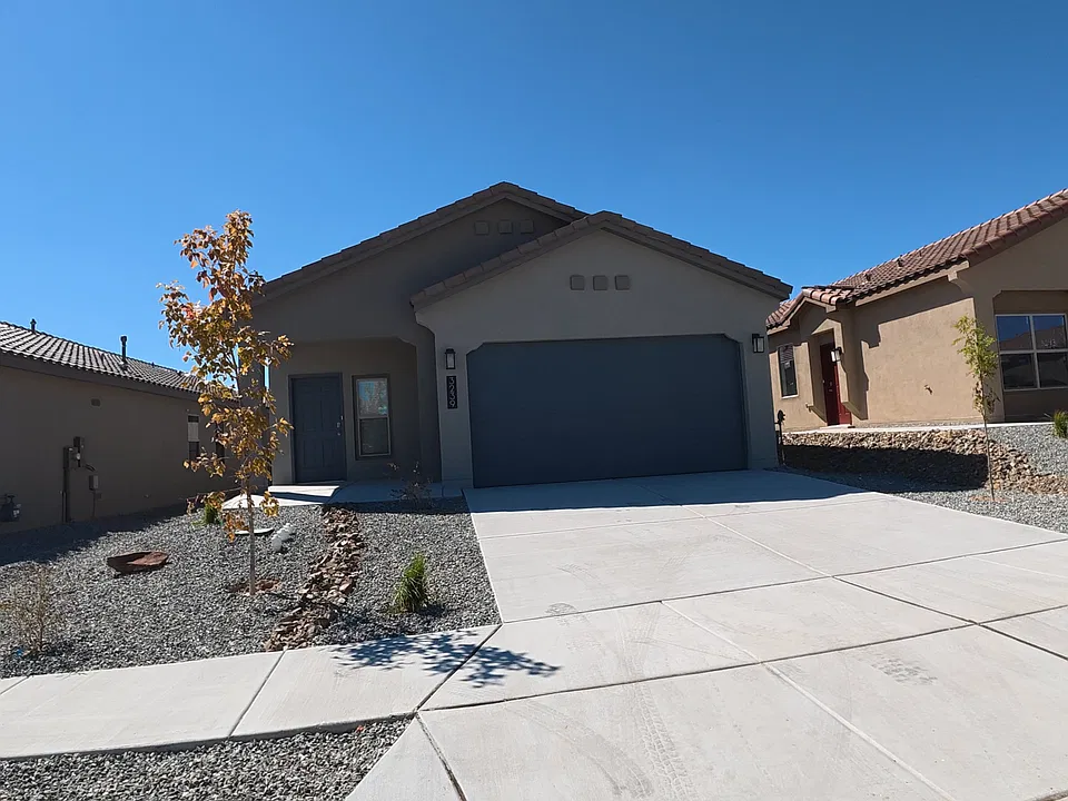 3239 Dijamant Loop SE
