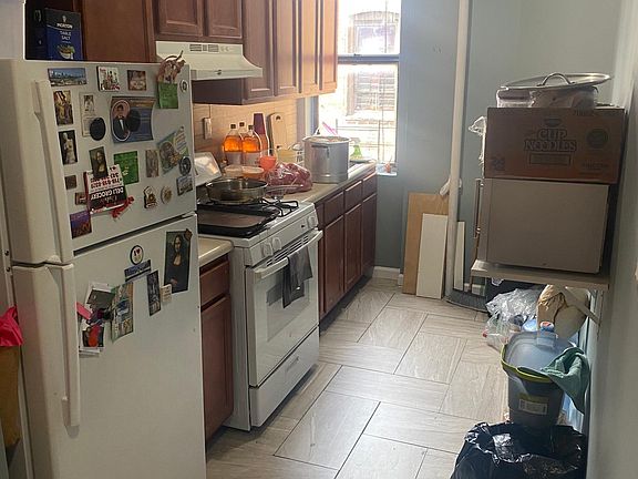 2nd image of 1339 Teller Ave #5