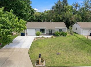 1136 S High St, El Dorado, KS 67042