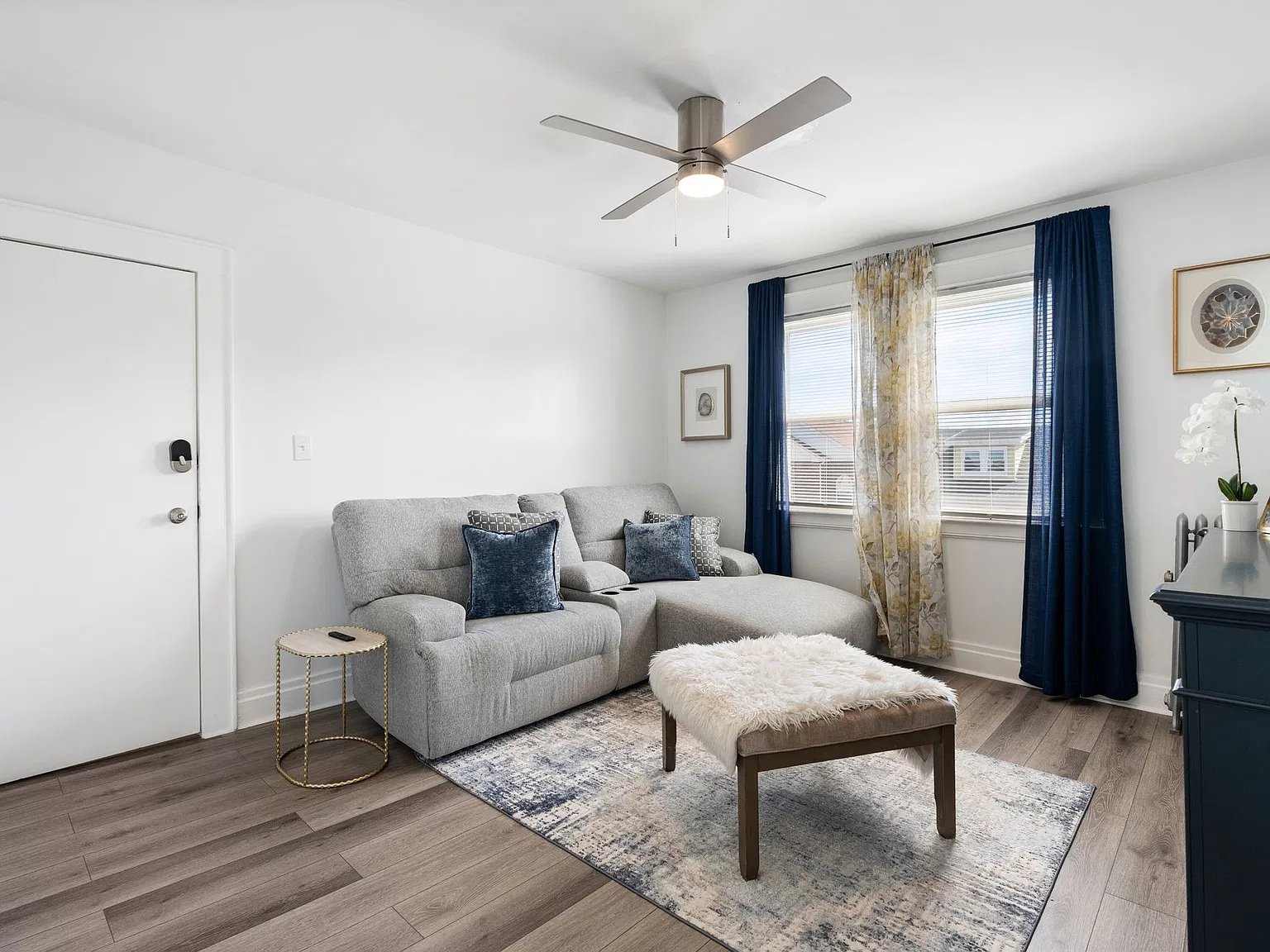 1 bed, 700 sqft, $2,000 — Photo 1