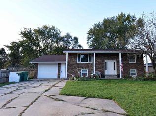 1707 1st St W, Independence, IA 50644