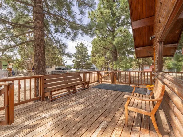908 Spruce Ln, Big Bear City, CA 92314
