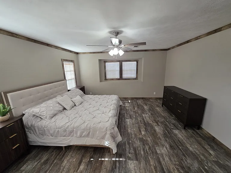 1242 N Alameda Rd — Photo 12