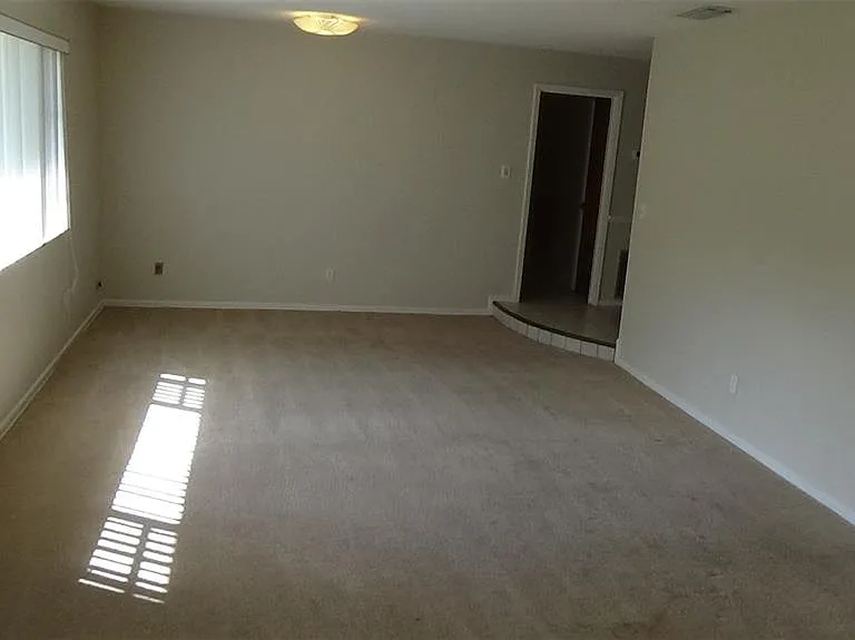 2730 Prince John Rd — Photo 8